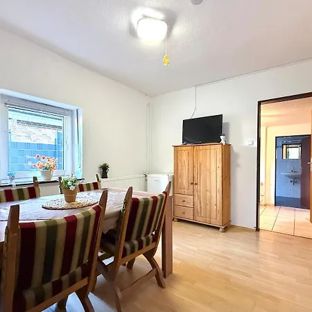 Relax24 - Grosses 3 Schlafzimmer Fuer 5 - Wyler Appartement