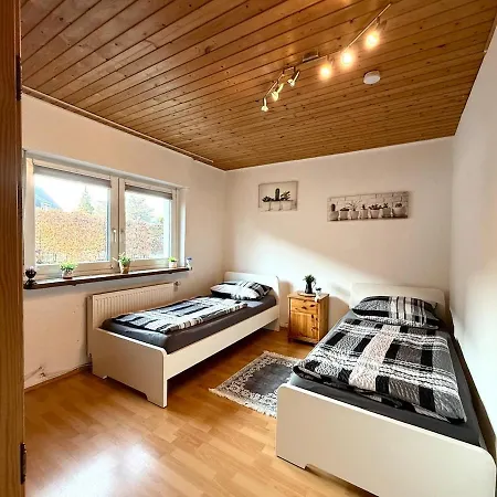 Relax24 - Grosses 3 Schlafzimmer Fuer 5 - Wyler Apartman *